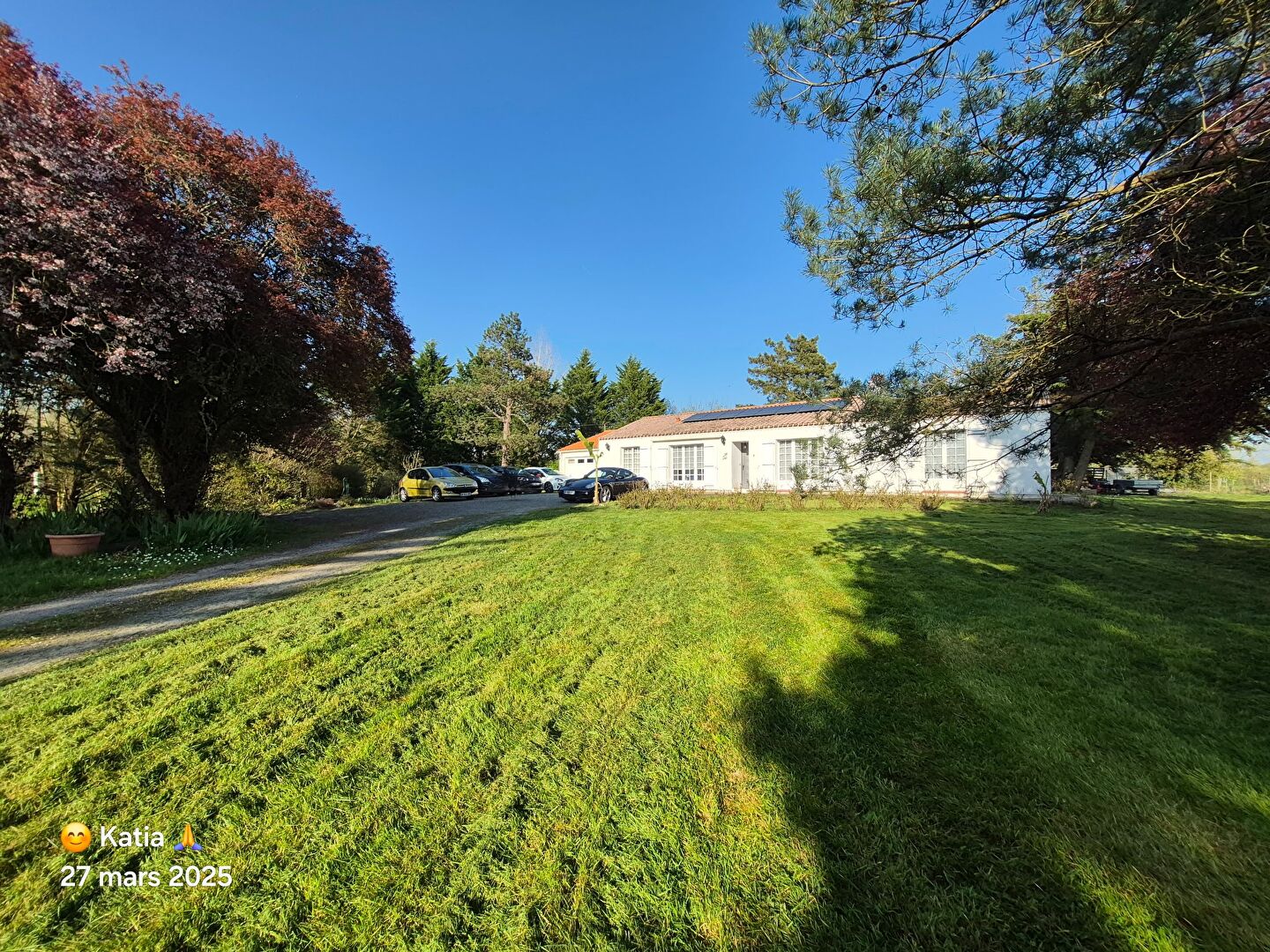 LE PERRIER maison 4 chambres, avec garage, dépendance, grand jardin. – LE PERRIER