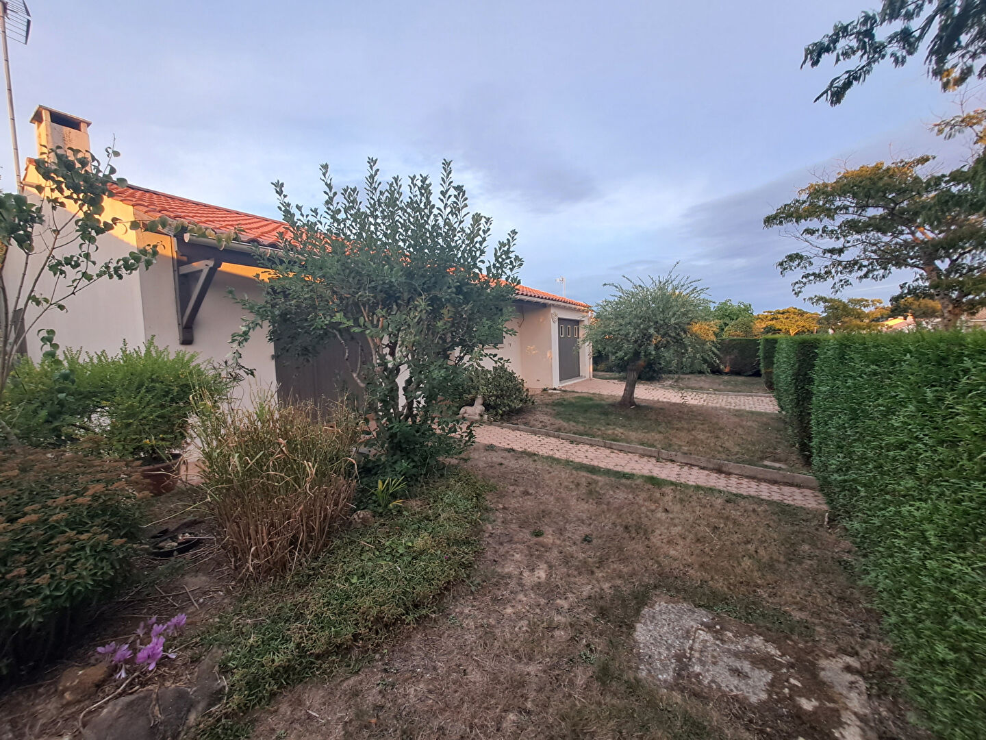 Maison 2 chambres quartier résidentiel – COEX