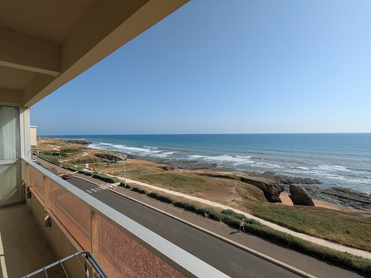 SAINT-HILAIRE-DE-RIEZ quartier Sion FACE MER Appartement T3, balcon, parking et cave. – SAINT HILAIRE DE RIEZ