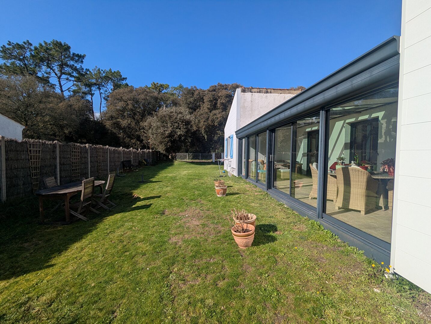 Notre-Dame-de-Monts/ La Barre-de-Monts, Maison173 m2 environ, 3 chambres, garage, cave et jardin.