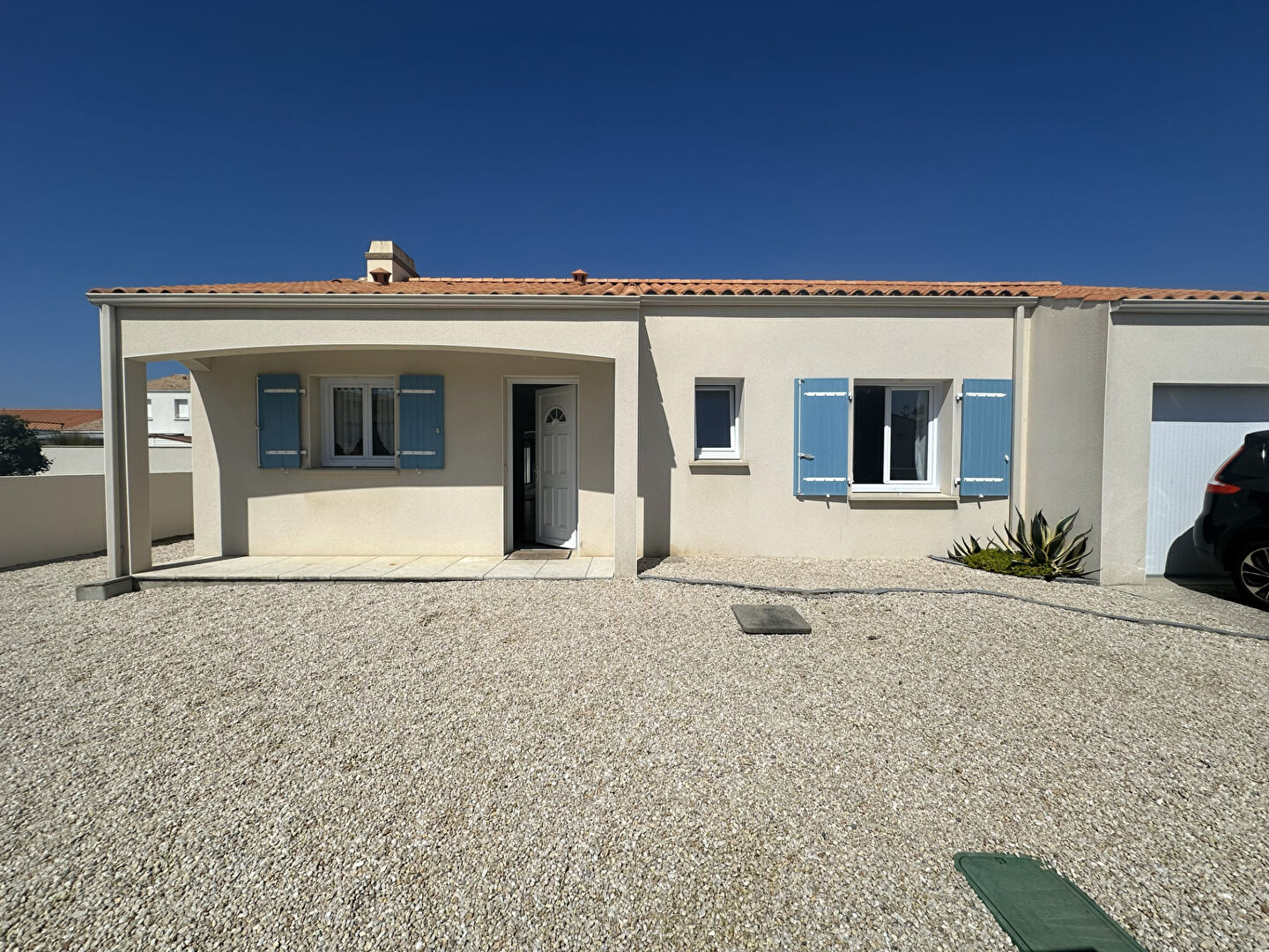 SAINT JEAN DE MONTS, Maison 140 m², 3 chambres, piscine couverte, garage et jardin.