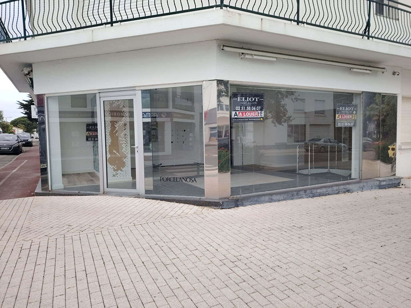 Local commercial centre ville
