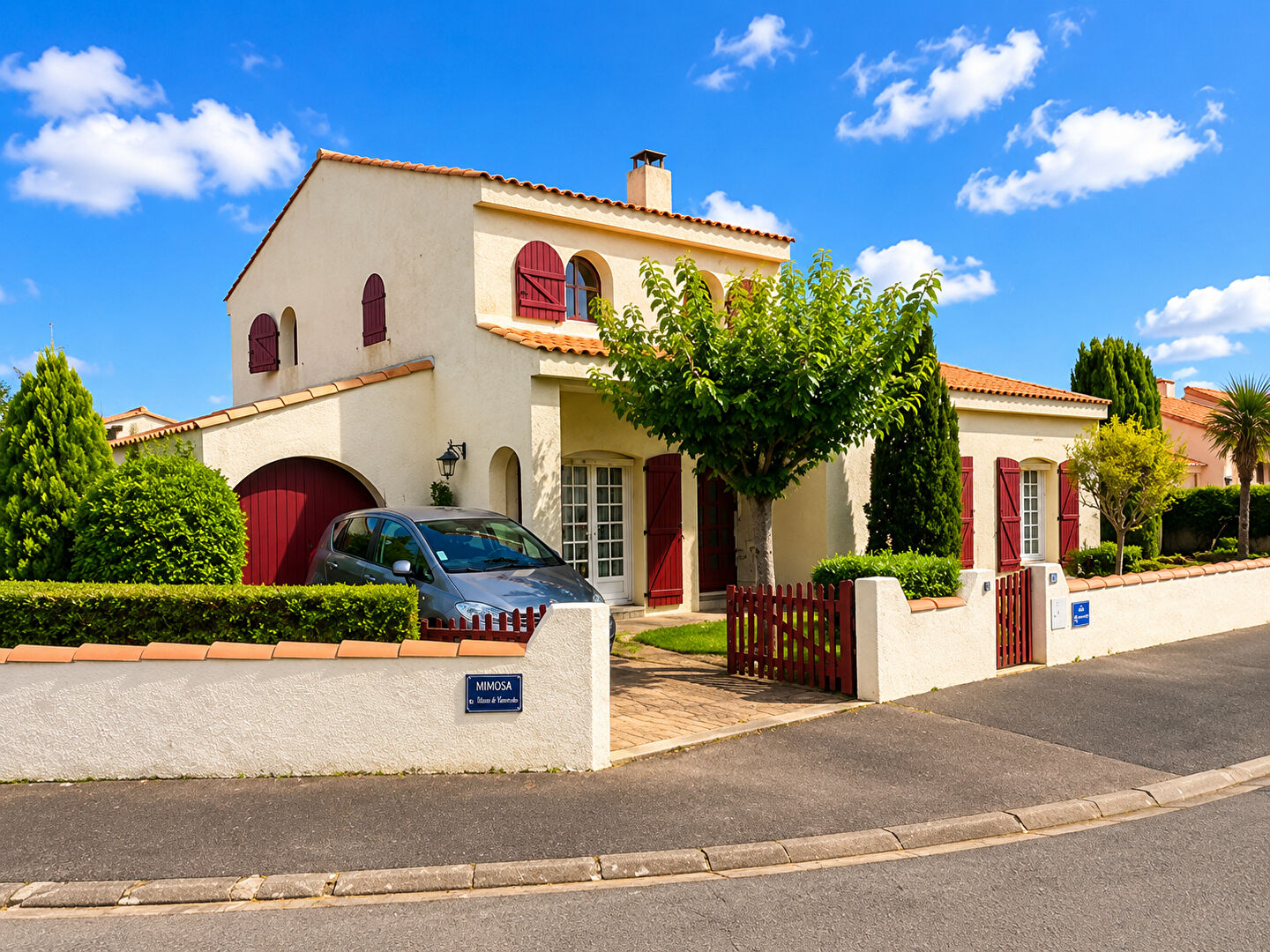 Maison 166 m² avec garage.