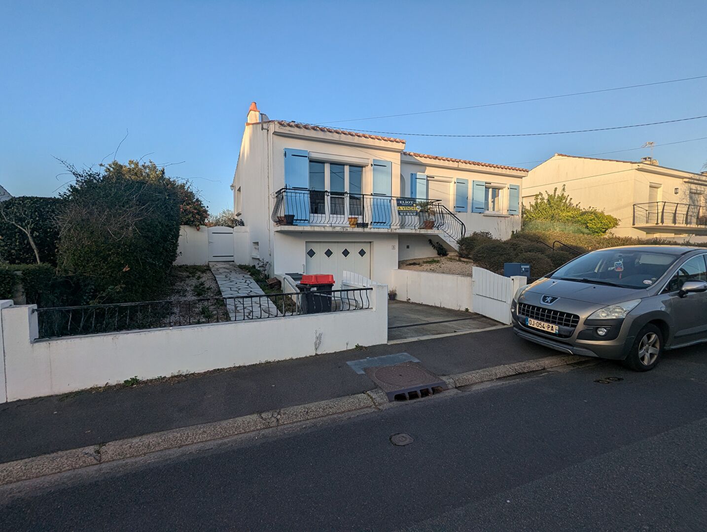 SAINT-GILLES-CROIX-DE-VIE EMPLACEMENT N°1, maison 91m² environ, 3ch, jardin et garage.