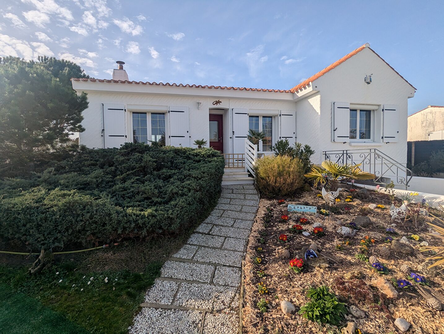 SAINT JEAN DE MONTS proche centre bourg Maison 91 m2, 3ch, garage, jardin et piscine.