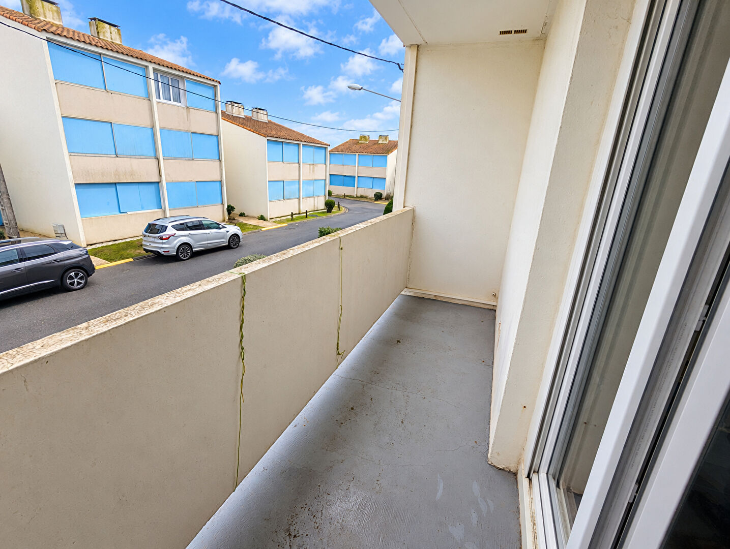 Saint-Hilaire-de-Riez grand studio, dernier étage, avec balcon, parking, proche mer.